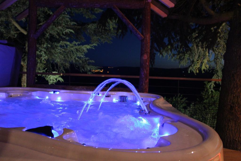Cordelle Domaine Des Grands Cedres B&B 외부 사진