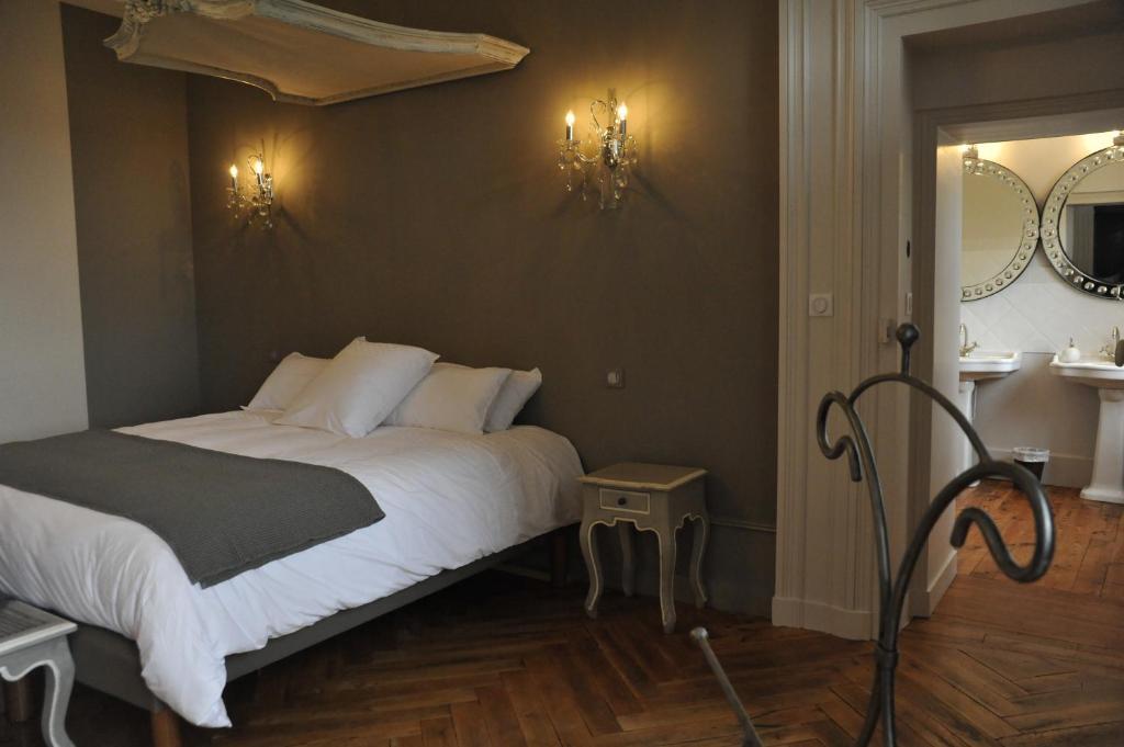 Cordelle Domaine Des Grands Cedres B&B 객실 사진
