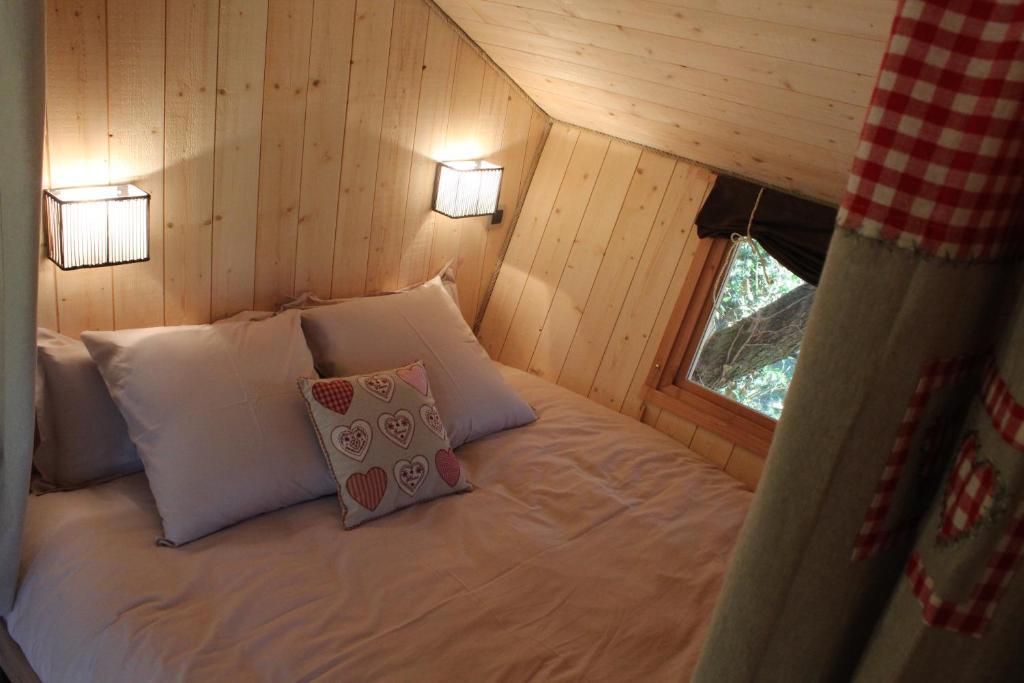 Cordelle Domaine Des Grands Cedres B&B 객실 사진