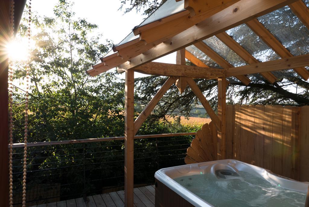 Cordelle Domaine Des Grands Cedres B&B 외부 사진