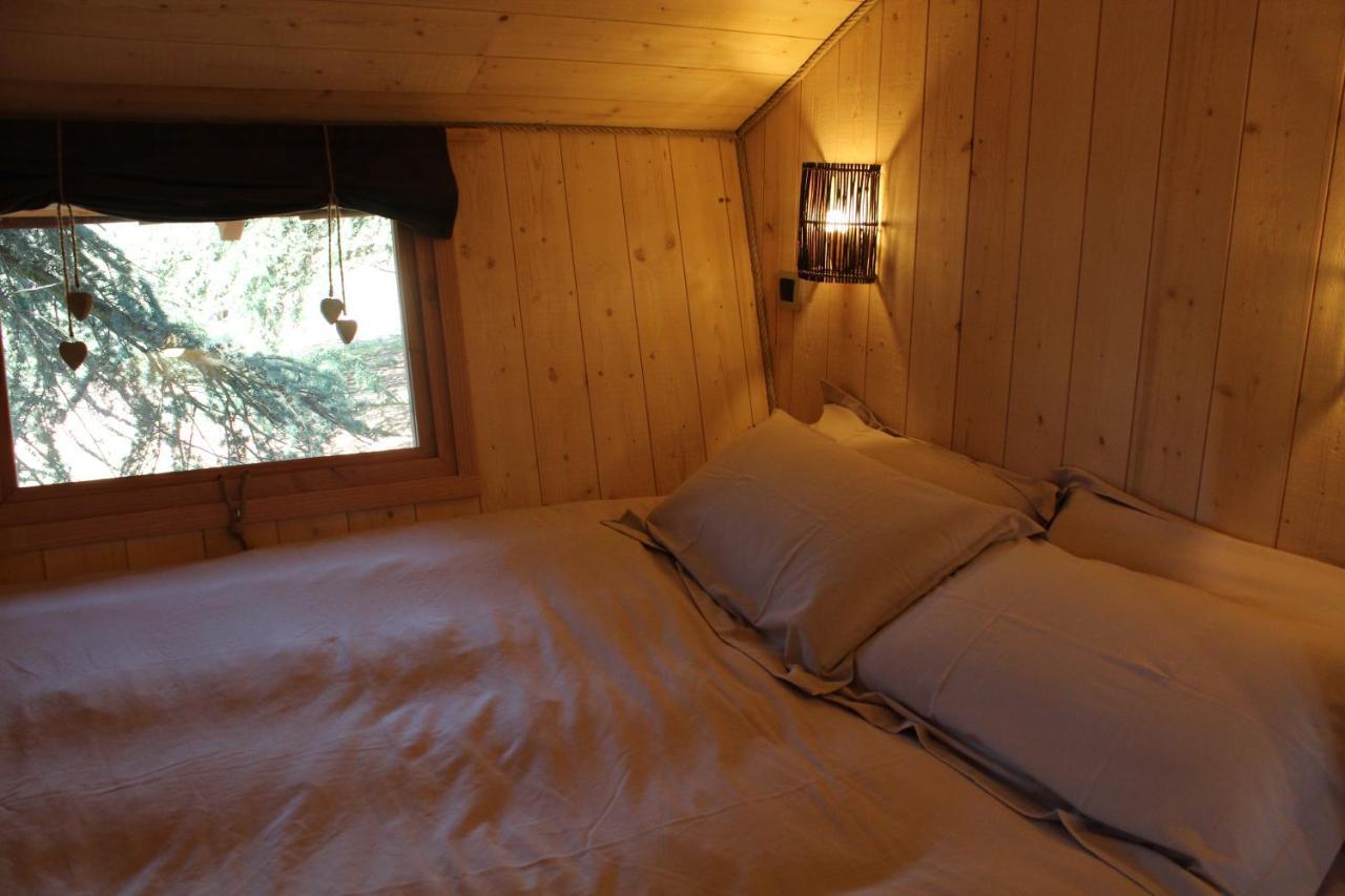 Cordelle Domaine Des Grands Cedres B&B 객실 사진